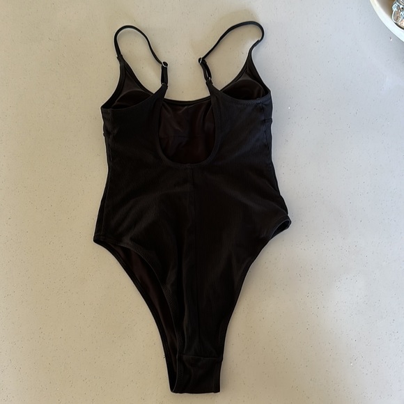 H&M Swim Hm Black One Piece Swimsuit Xxs Ribbed Hicut Legs Eur34